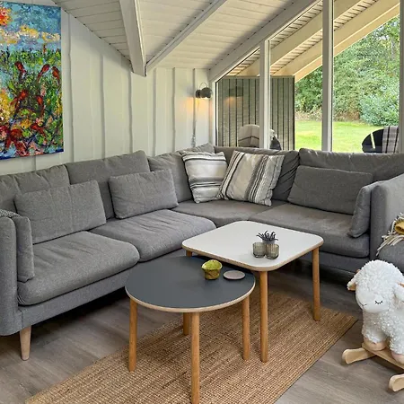 Casa de Férias 3 Bedroom Awesome In Ebeltoft