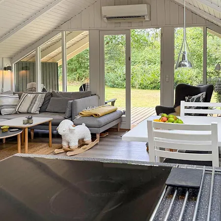 3 Bedroom Awesome In * Ebeltoft